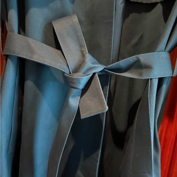 London Fog Blue Trench Coat size 6 Petite - Picture 4 of 12